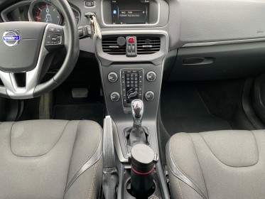 Volvo v40 cross country d2 120 momentum geartronic a occasion simplicicar rennes simplicicar simplicibike france
