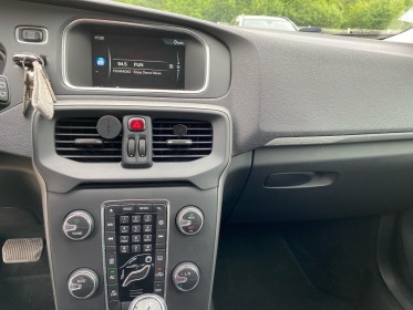Volvo v40 cross country d2 120 momentum geartronic a occasion simplicicar rennes simplicicar simplicibike france