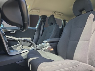 Volvo v40 t2 122 kinetic révisée garantie 2 mois occasion simplicicar vichy simplicicar simplicibike france