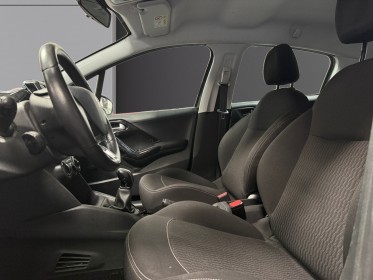 Peugeot 208 1.2 vti 82ch bvm5 allure - garantie 12 mois occasion simplicicar lyon ouest simplicicar simplicibike france