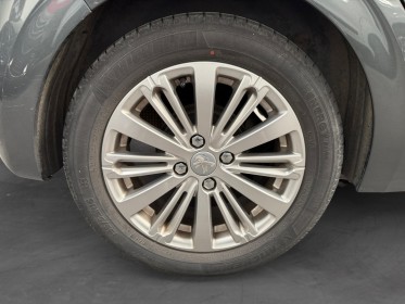 Peugeot 208 1.2 vti 82ch bvm5 allure - garantie 12 mois occasion simplicicar lyon ouest simplicicar simplicibike france