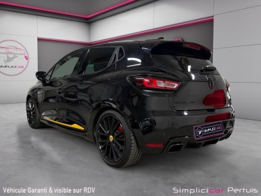 Renault clio iv 1.6 turbo 220 edc 18 rs // bose / sieges chauffants / akrapovic /  gps / garantie 12 mois occasion...