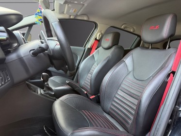 Renault clio iv 1.6 turbo 220 edc 18 rs // bose / sieges chauffants / akrapovic /  gps / garantie 12 mois occasion...