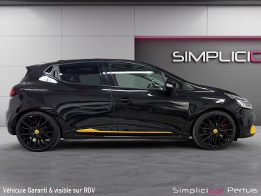 Renault clio iv 1.6 turbo 220 edc 18 rs // bose / sieges chauffants / akrapovic /  gps / garantie 12 mois occasion...
