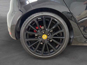Renault clio iv 1.6 turbo 220 edc 18 rs // bose / sieges chauffants / akrapovic /  gps / garantie 12 mois occasion...