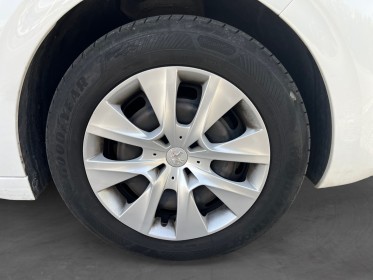 Peugeot 208 1.2l 82ch bvm5 style / distribution neuve / bluetooth / garantie 12 mois occasion simplicicar marignane ...