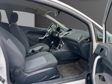 Ford fiesta 1.25 60 ch climatisation roue de secours garantie 12 mois occasion montpellier (34) simplicicar simplicibike france