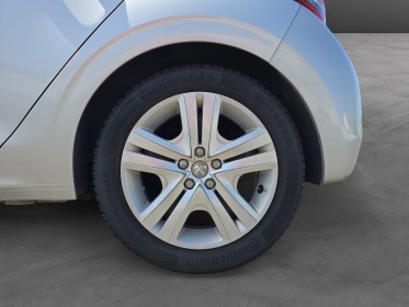 Peugeot 208 1.2 82ch bvm5 style courroie distribution faite garantie 12 mois occasion simplicicar vichy simplicicar...