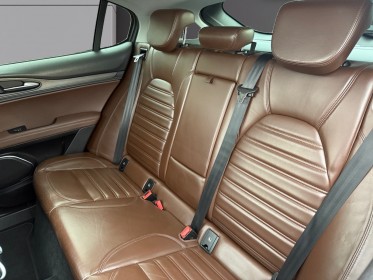 Alfa romeo stelvio 210 ch q4/carplay/attelage/toit ouvrant/camera radar/siÈgesvolant chauffants occasion simplicicar salon...