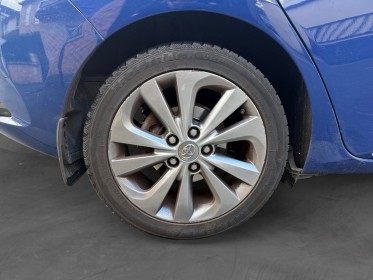 Toyota auris hybride 136 cv lounge toit panoramique, sièges chauffants, full entretien toyota, garantie 12 mois occasion...