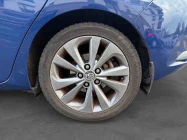 Toyota auris hybride 136 cv lounge toit panoramique, sièges chauffants, full entretien toyota, garantie 12 mois occasion...