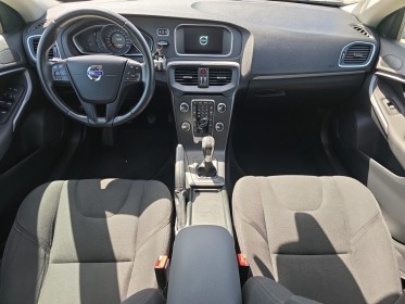 Volvo v40 t2 122 kinetic révisée garantie 12 mois occasion simplicicar vichy simplicicar simplicibike france