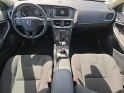 Volvo v40 t2 122 kinetic révisée garantie 12 mois occasion simplicicar vichy simplicicar simplicibike france