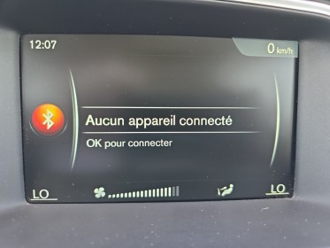 Volvo v40 t2 122 kinetic révisée garantie 12 mois occasion simplicicar vichy simplicicar simplicibike france