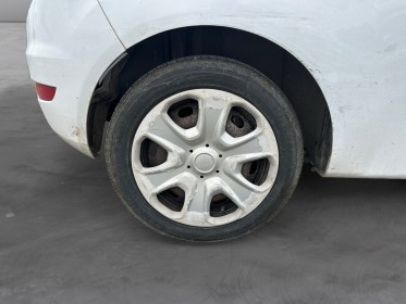 Ford fiesta 1.25 60 ch clim roue de secours garantie 12 mois occasion montpellier (34) simplicicar simplicibike france