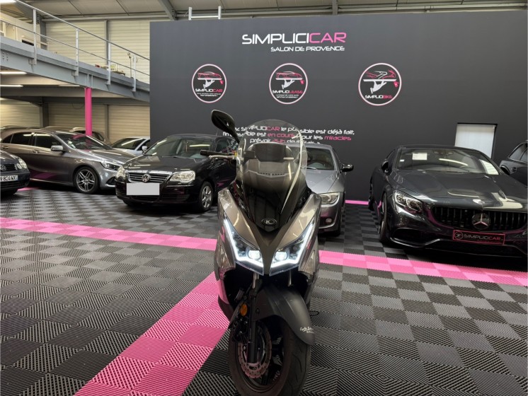 Kymco x.town 300//bulle//top case//entretien// occasion simplicibike salon de provence simplicicar simplicibike france Kymco x.town 300//bulle//top case//entretien// occasion simplicibike salon de provence simplicicar simplicibike france