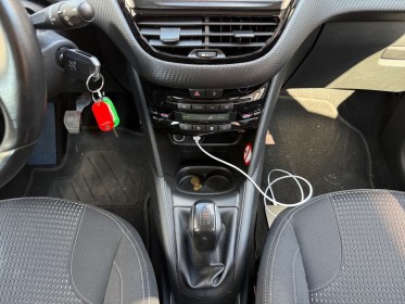 Peugeot 208 1.2 puretech 110ch ss bvm5 allure carplay radar de recul garantie 12 mois occasion simplicicar villejuif ...