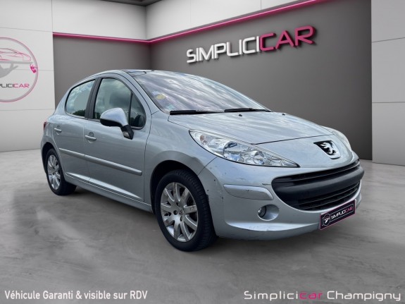 Peugeot 207 1.6e 16v 110ch exécutive pack - 1ère main - très peu de kilomètres - toit panoramique occasion...