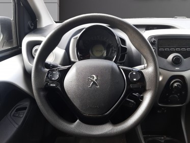 Peugeot 108 1.2 puretech 82ch bvm5 active bluetooh radio climatisation vitres Électriques garantie 12 mois occasion...