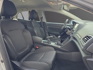 Renault megane iv berline business dci 95 ch business carplay ouverture démarrage sans clée garantie 12 mois occasion...