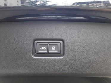 Audi q5 sportback 40 tdi 204 s tronic 7 quattro s line entretien audi toit ouvrant sièges Électriques caméra 360°...