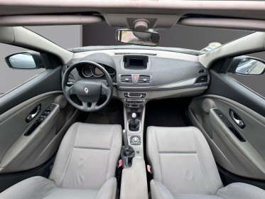 Renault megane iii estate estate iii 1.5 dci 110 fap eco2 dynamique euro 5 || toit panoramique ouvrant || occasion osny...