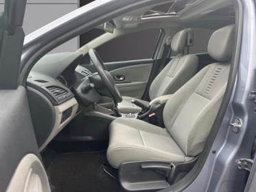 Renault megane iii estate estate iii 1.5 dci 110 fap eco2 dynamique euro 5 || toit panoramique ouvrant || occasion osny...