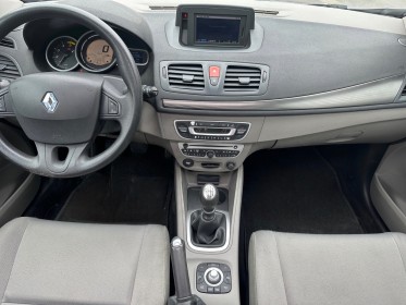 Renault megane iii estate estate iii 1.5 dci 110 fap eco2 dynamique euro 5 || toit panoramique ouvrant || occasion osny...