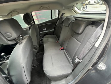 Renault megane iii berline business dci 110 fap energy eco2 business occasion paris 15ème (75) simplicicar simplicibike france