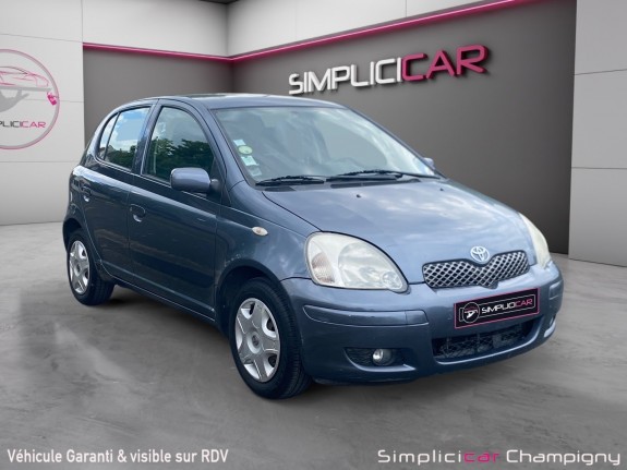 Toyota yaris 65 vvt-i les bleus 1ere main /faible kilométrage /climatisation /5 portes occasion champigny-sur-marne (94)...
