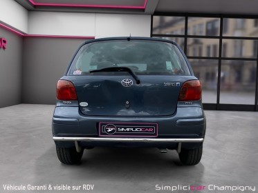 Toyota yaris 65 vvt-i les bleus 1ere main /faible kilométrage /climatisation /5 portes occasion champigny-sur-marne (94)...