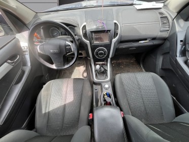 Isuzu d-max crew cab 1.9 4x4 solar plus occasion simplicicar limoges  simplicicar simplicibike france