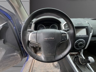 Isuzu d-max crew cab 1.9 4x4 solar plus occasion simplicicar limoges  simplicicar simplicibike france