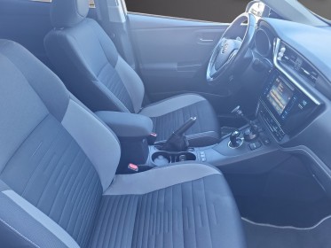 Toyota auris touring sports pro my17 hybride pro 136h design business//garantie 12 mois// occasion simplicicar lille ...