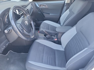 Toyota auris touring sports pro my17 hybride pro 136h design business//garantie 12 mois// occasion simplicicar lille ...