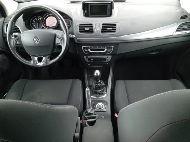 Renault megane iii berline tce 115 energy limited e6-garantie 12 mois faible kilometrage occasion simplicicar brest...