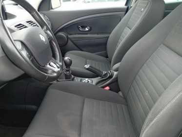 Renault megane iii berline tce 115 energy limited e6-garantie 12 mois faible kilometrage occasion simplicicar brest...