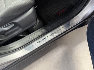 Toyota c-hr hybride mc19 2.0l edition - edition limitée team deutschland - garantie 12 mois occasion simplicicar lyon ouest...