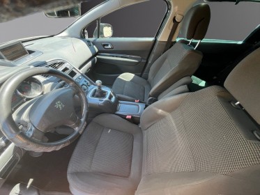 Peugeot 5008 1.6 hdi 112ch fap bvm6 allure 7pl occasion avignon (84) simplicicar simplicibike france