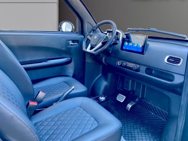 Simplici s1 neuve/ plusieurs coloris/ 100 % electrique/sans permis/ des 14 ans/ garantie 2 ans occasion simplicicar la ciotat...