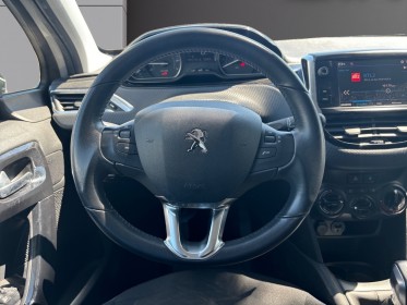 Peugeot 208 1.2 vti 82ch bvm5 style/caméra/ 12 mois garantie occasion montpellier (34) simplicicar simplicibike france