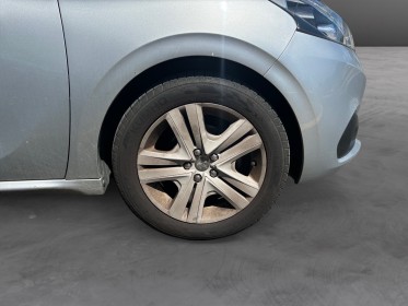 Peugeot 208 1.2 vti 82ch bvm5 style/caméra/ 12 mois garantie occasion montpellier (34) simplicicar simplicibike france