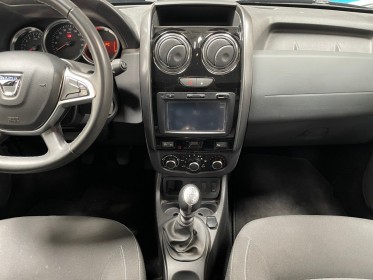 Dacia duster dci 110 4x2 black touch 2017 - 1ère main - garantie 12 mois occasion simplicicar lyon ouest simplicicar...