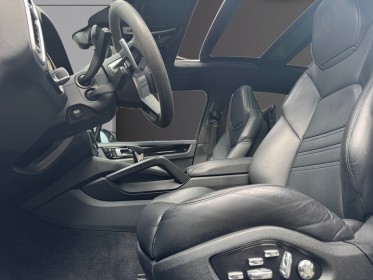 Porsche cayenne e-hybrid 3.0 v6 462 ch tiptronic bva volant et pavillon alcantara / suivi porsche / tv arriÈre porsche...