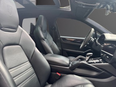 Porsche cayenne e-hybrid 3.0 v6 462 ch tiptronic bva volant et pavillon alcantara / suivi porsche / tv arriÈre porsche...