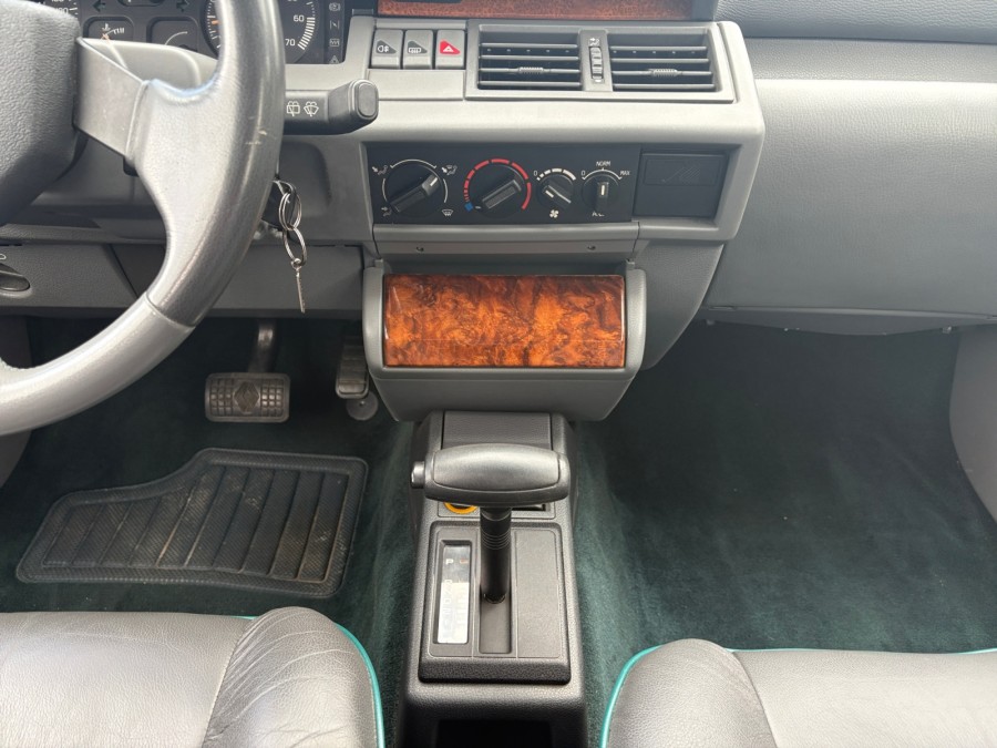 RENAULT d'occasion CLIO 1.4 BACCARA de 1992 Arras (62)﻿