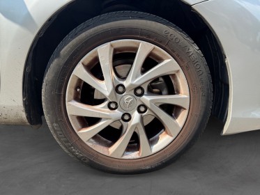 Toyota auris touring sports business hybride 136h dynamic business occasion paris 17ème (75)(porte maillot) simplicicar...