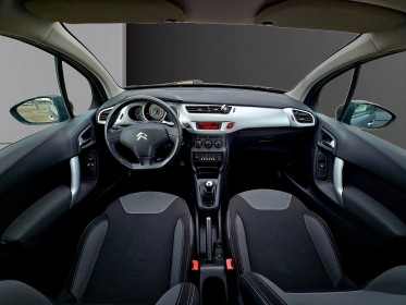 Citroen c3 hdi 90ch confort distribution  révision  disques  plaquettes de frein moins de 3000km occasion avignon (84)...