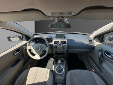 Renault megane ii berline 2.0 16v luxe dynamique occasion avignon (84) simplicicar simplicibike france