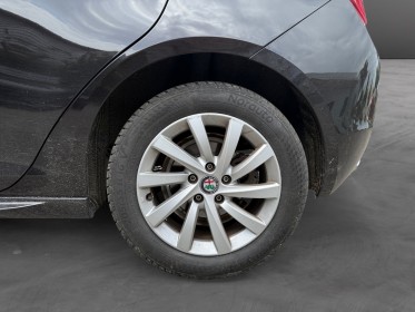 Alfa romeo giulietta serie 2 1.6 jtdm/boite auto/ 120 ch/lusso/cuir/radars av et ar occasion simplicicar salon de provence...